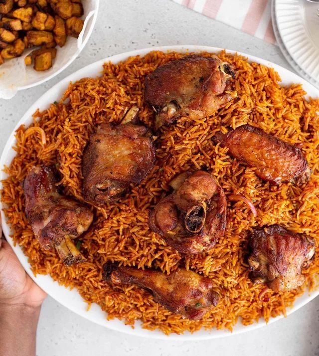 Jollof rice & wings (6pcs) with a bottle of can coke